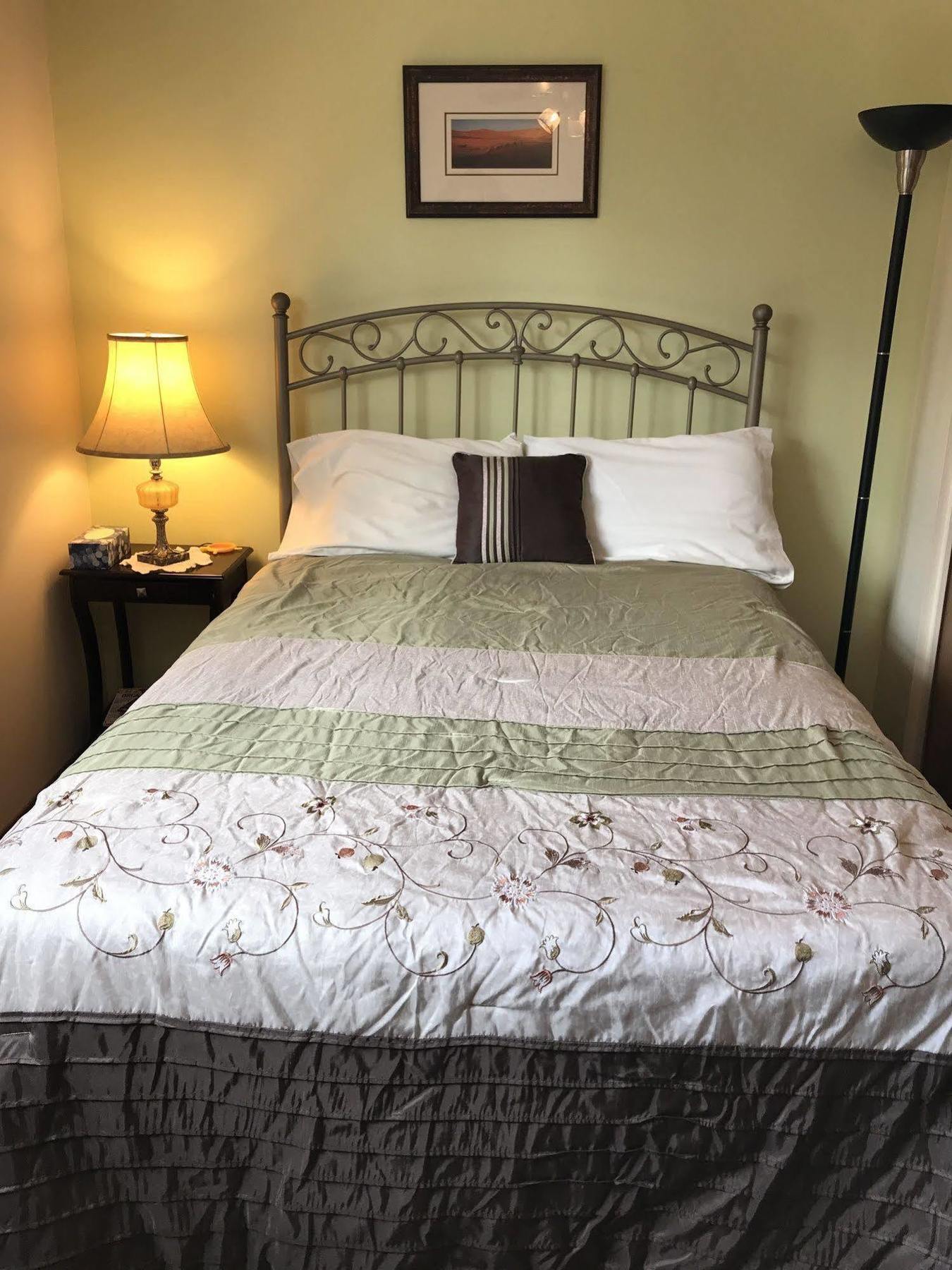 Wild Rose Bed & Breakfast Саскатун Екстер'єр фото